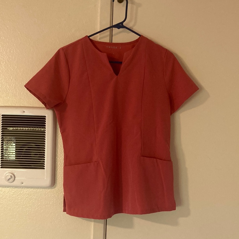 Mandala Jaipur Pink Keyhole Scrub Top